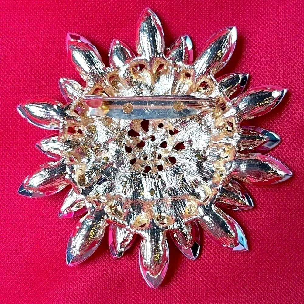 Rhinestone Glass w/ Gold Tone Floral Bouquet Starburst Brooch Pin Large 2.75